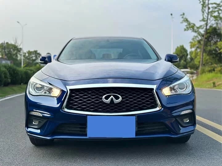Infiniti Q50L