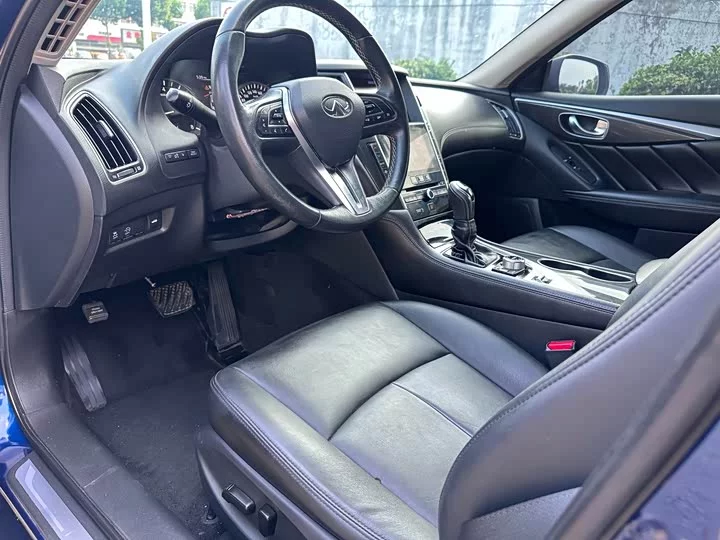 Infiniti Q50L