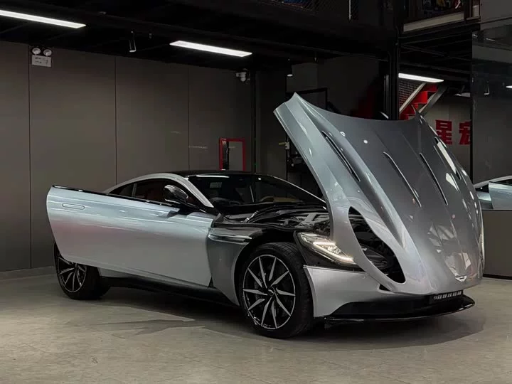 Aston Martin DB11