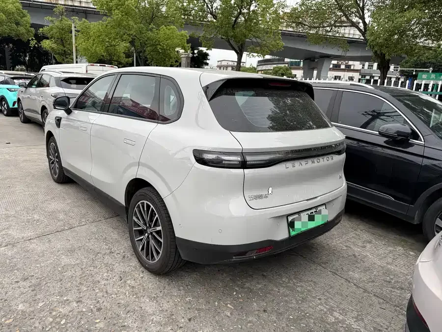 Leapmotor B10