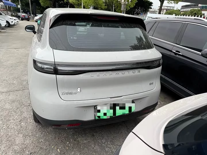 Leapmotor B10