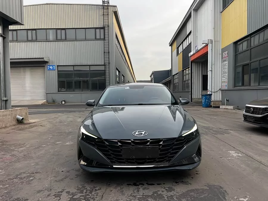 Hyundai Elantra