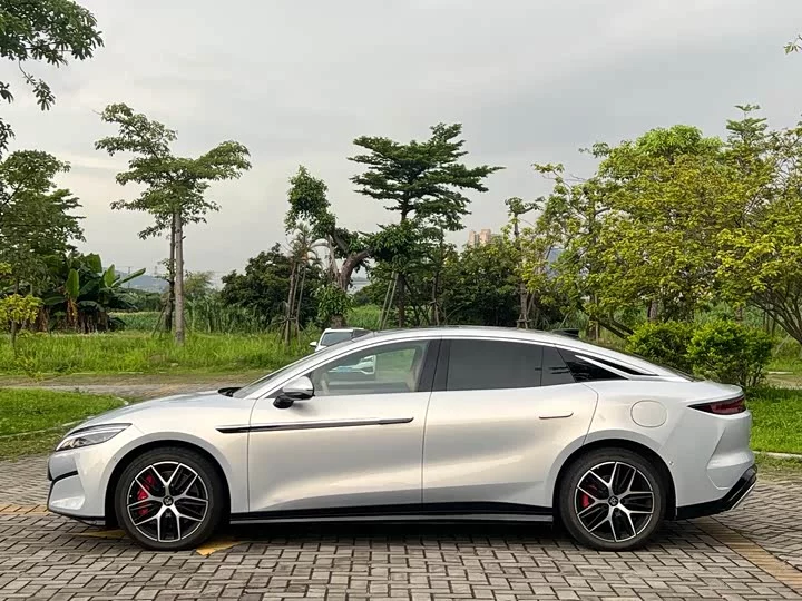 BYD Han L