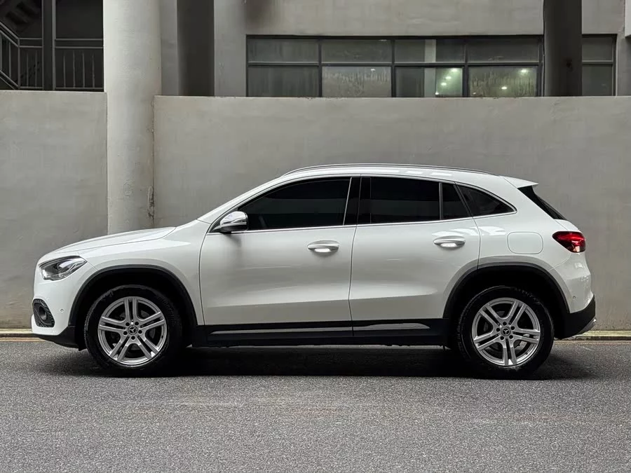 Mercedes Benz GLA