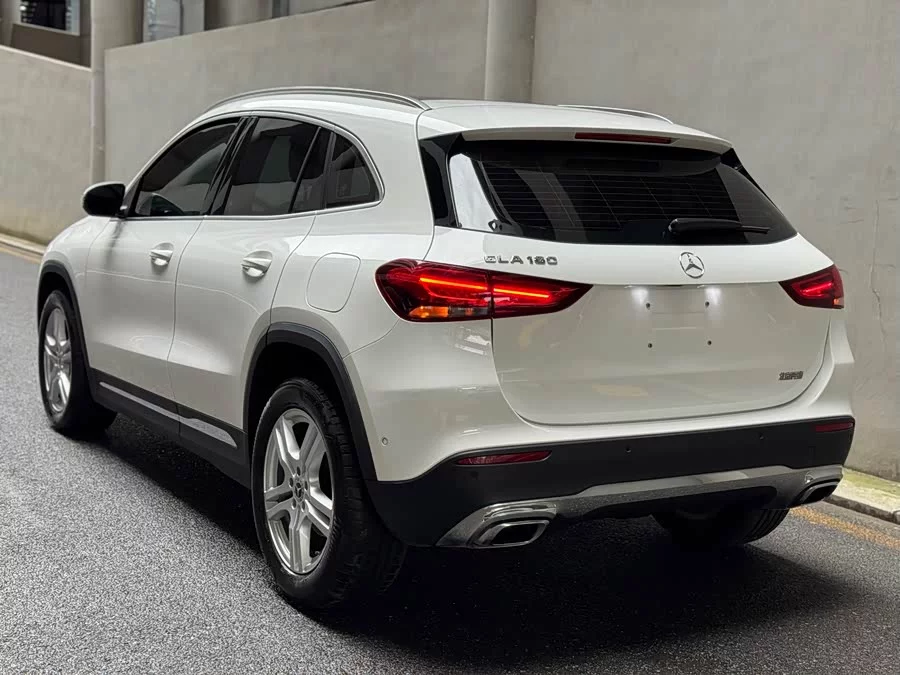 Mercedes Benz GLA