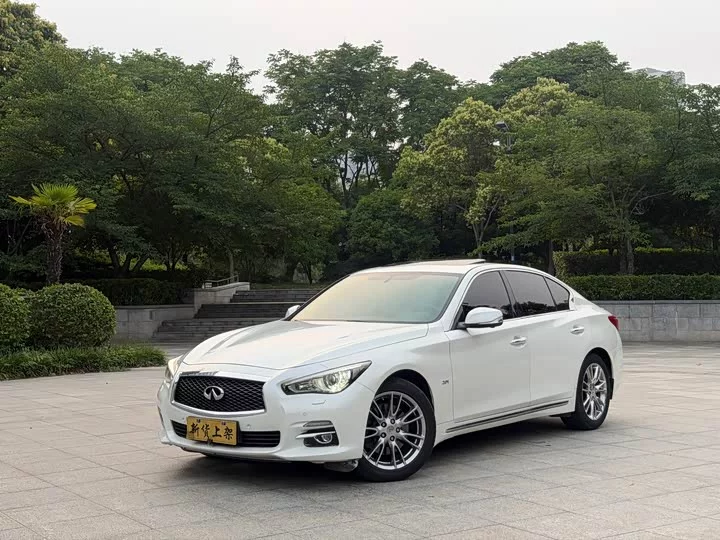 Infiniti Q50L