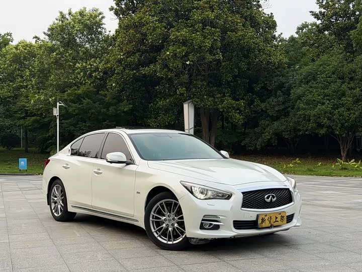 Infiniti Q50L