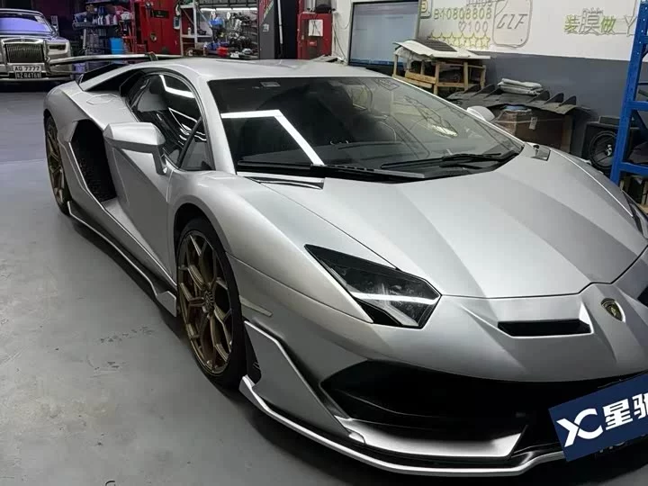 Lamborghini Aventador