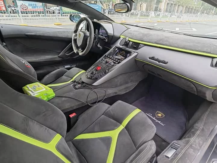 Lamborghini Aventador