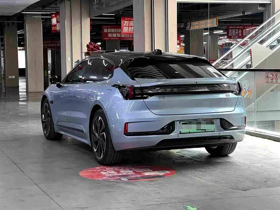 Zeekr 001