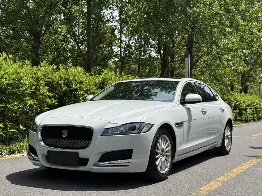 Jaguar XFL