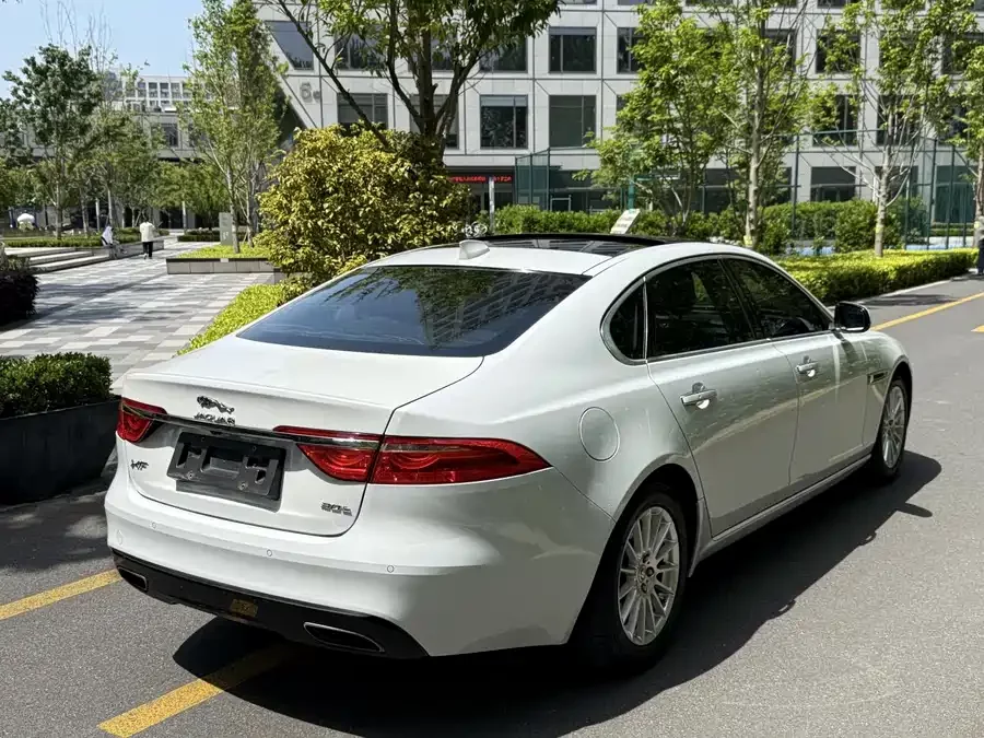 Jaguar XFL