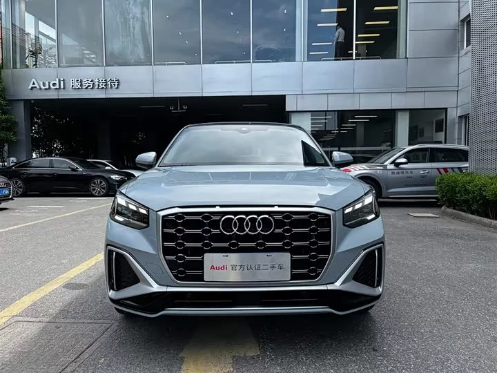 Audi Q2L