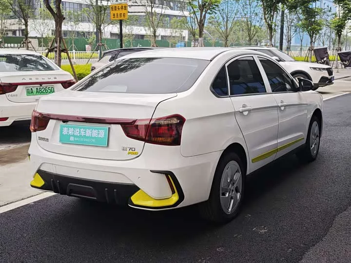 Dongfeng E70