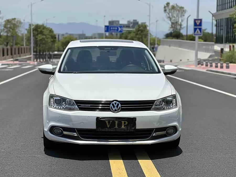 Volkswagen Sagitar