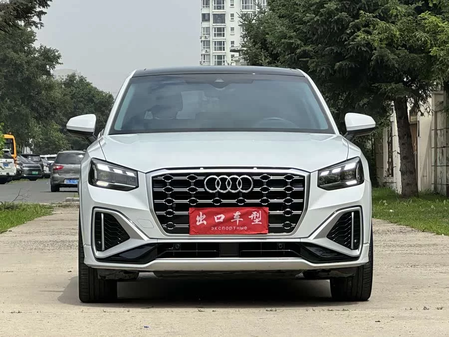 Audi Q2L