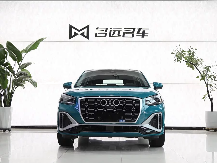 Audi Q2L