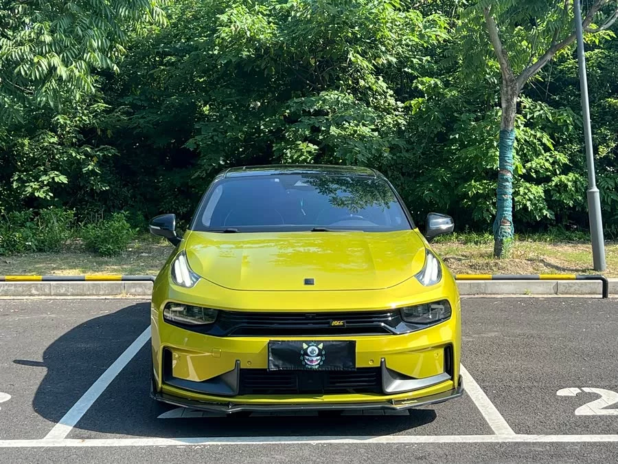 Lynk & Co 03