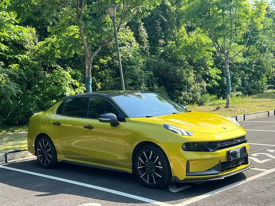 Lynk & Co 03