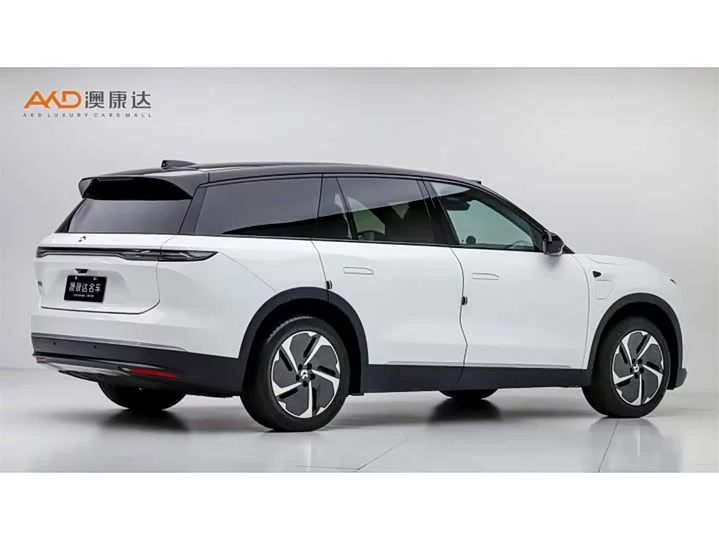 NIO ES8