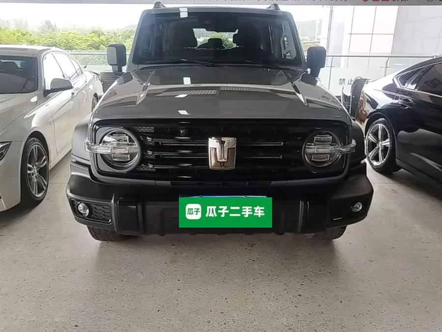 TANK 300