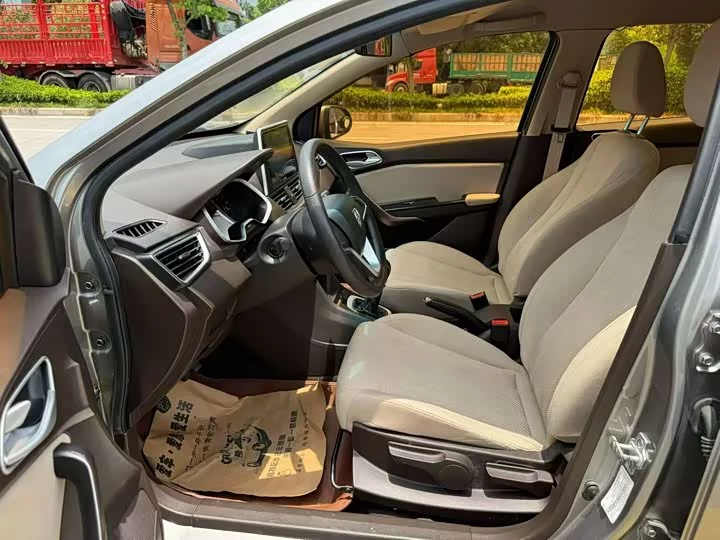 Baojun 310W