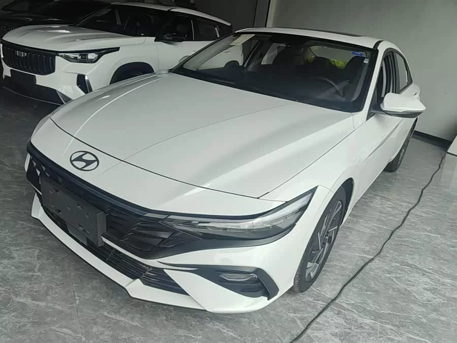 Hyundai Elantra