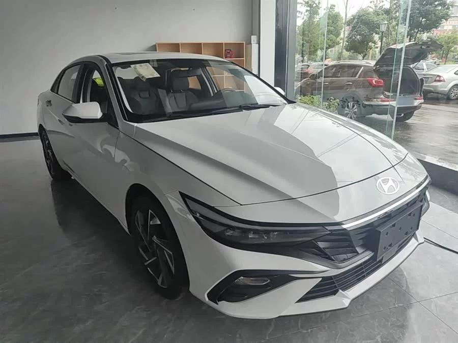 Hyundai Elantra