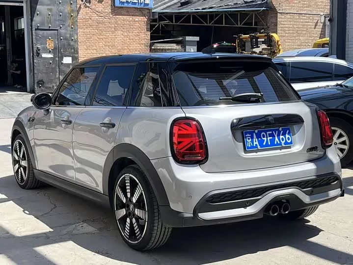MINI 