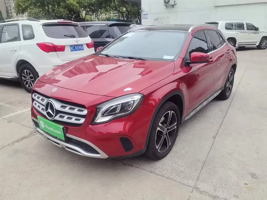 Mercedes Benz GLA