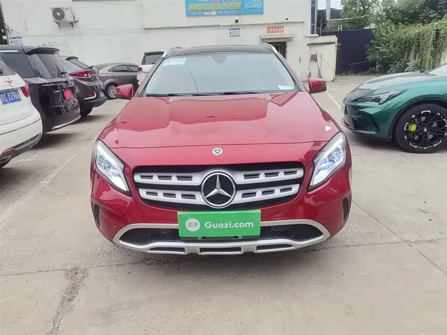 Mercedes Benz GLA