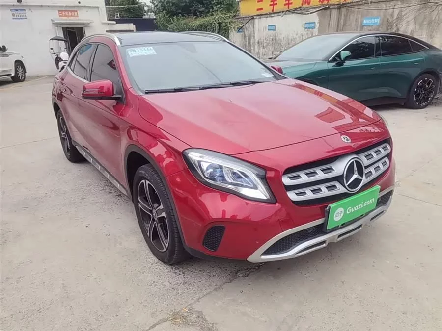 Mercedes Benz GLA