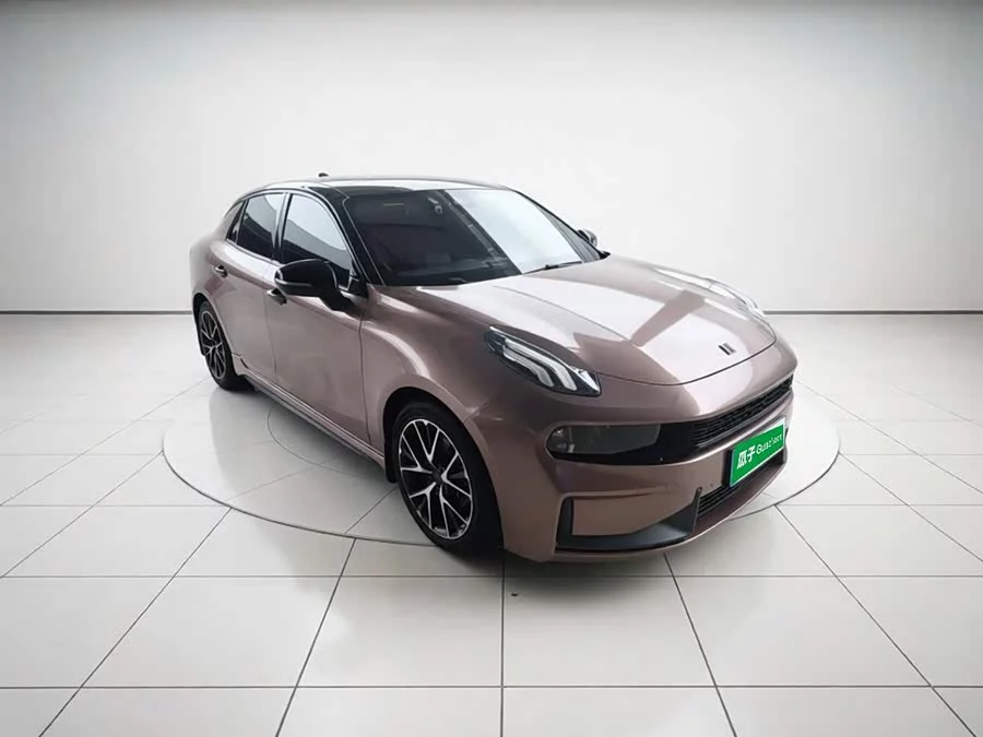 Lynk & Co 03