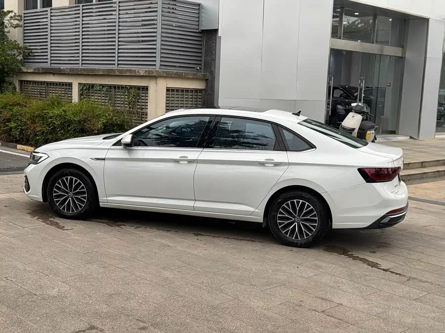 Volkswagen Sagitar