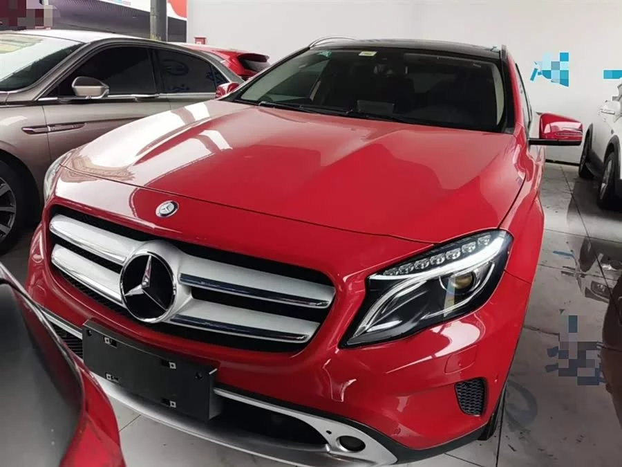 Mercedes Benz GLA