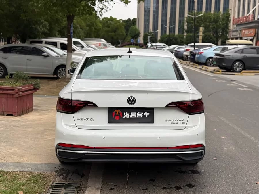 Volkswagen Sagitar