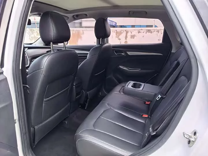Roewe RX3