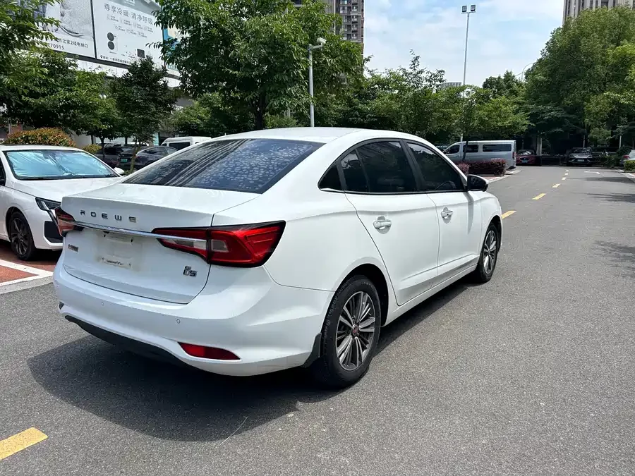 Roewe i5