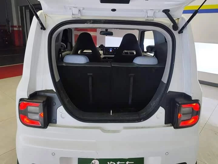 Geely panda