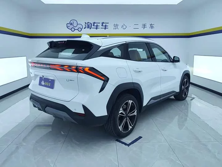 Geely Galaxy L7