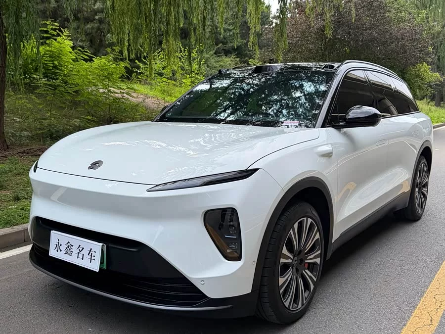 NIO ES8
