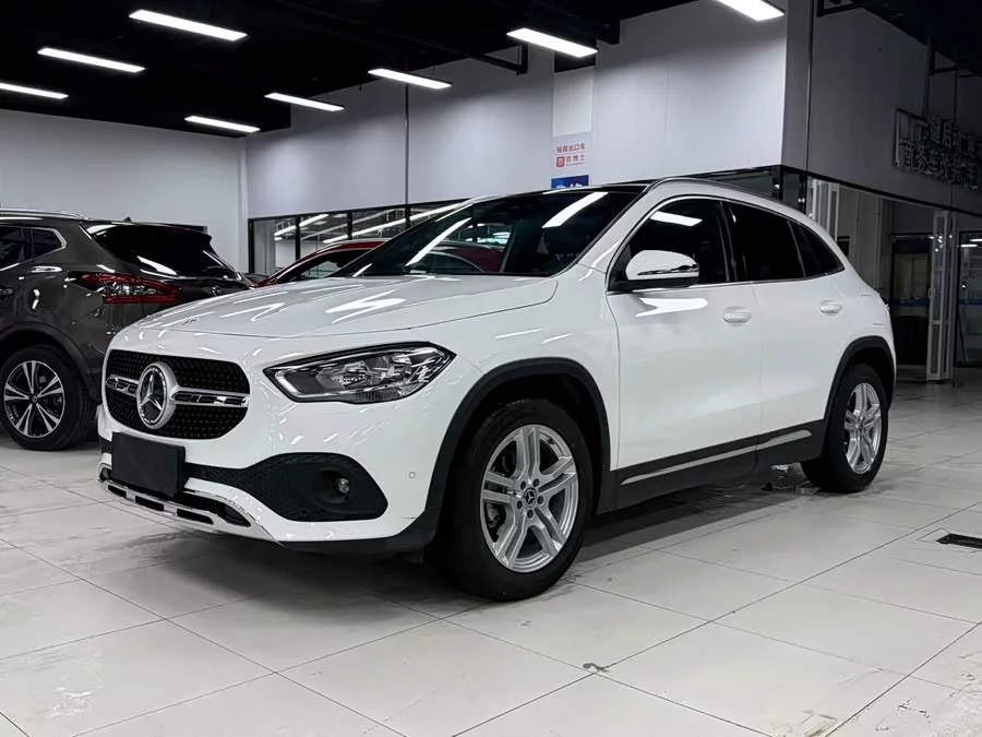 Mercedes Benz GLA