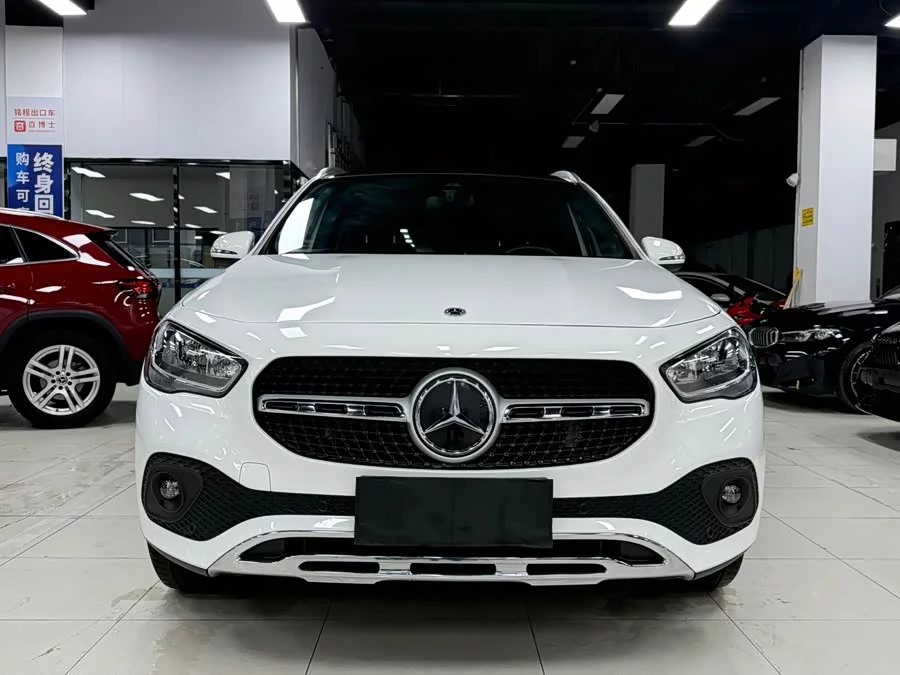 Mercedes Benz GLA