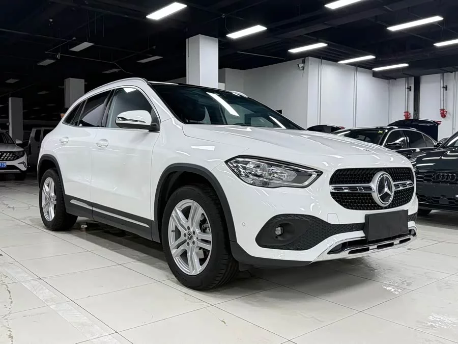 Mercedes Benz GLA