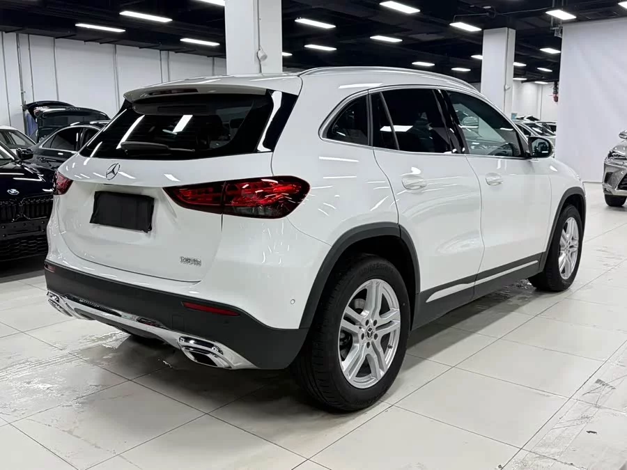Mercedes Benz GLA