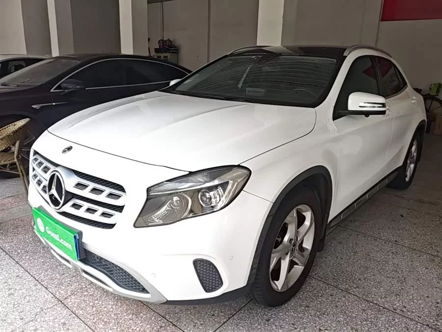 Mercedes Benz GLA