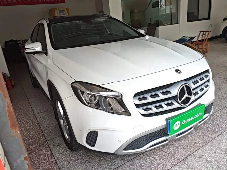 Mercedes Benz GLA