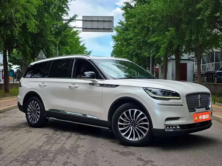 Lincoln aviator