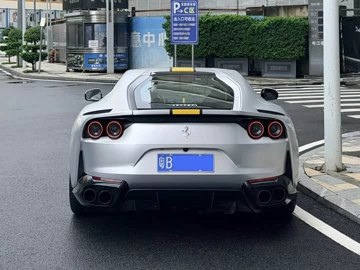 ferrari 812