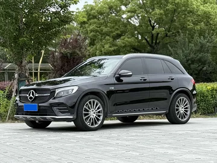 Mercedes-Benz GLC AMG